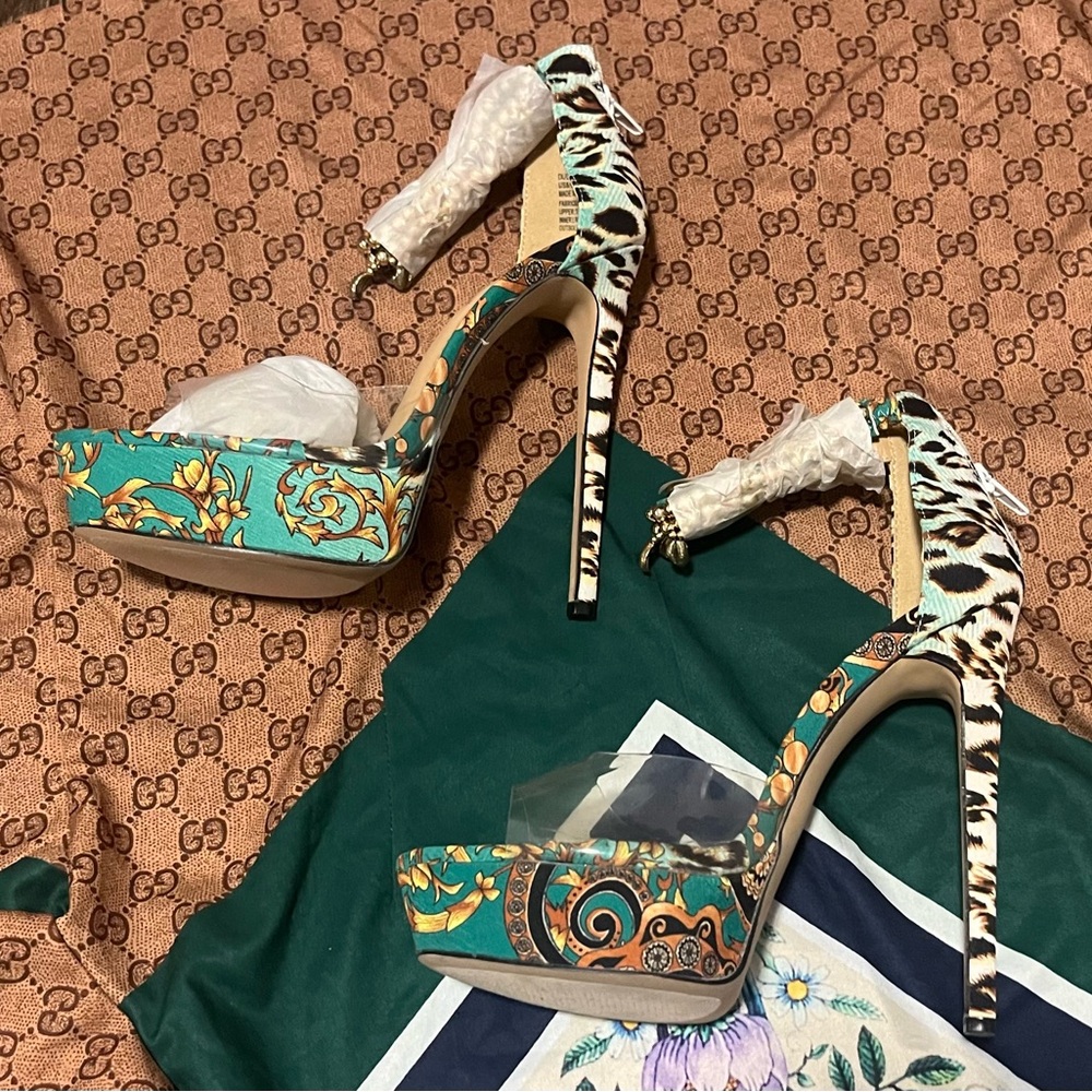 Shoe Dazzle Green Heels